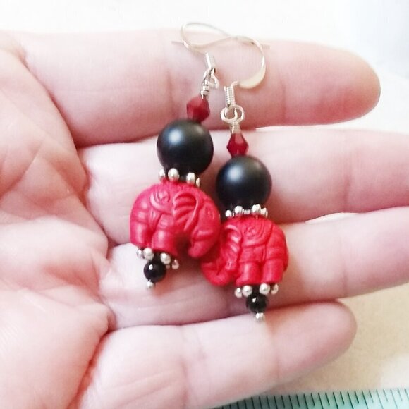 Super Cute! Large & Chunky! Black + Red Elephant Dangle Earrings! Tuskers!!! - Picture 2 of 8
